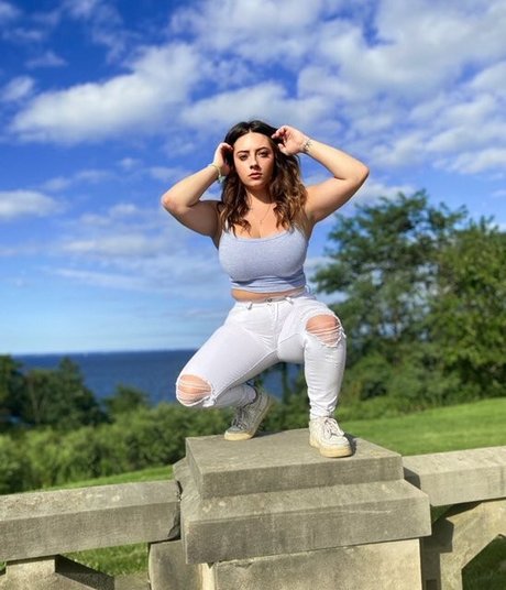 Ali Cortese adult actress img