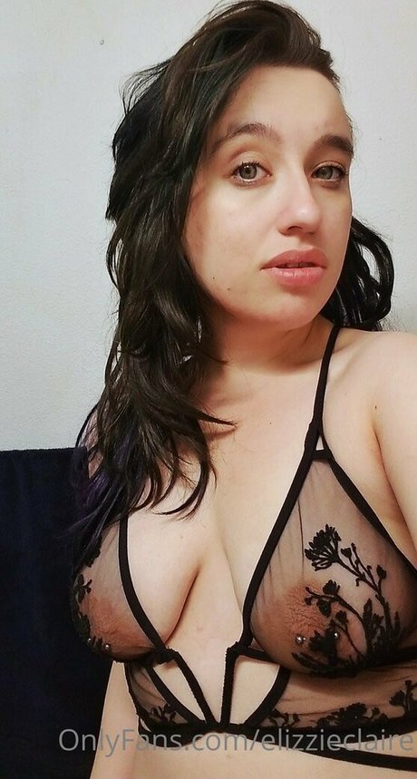 elizzieclaire erotic model pic