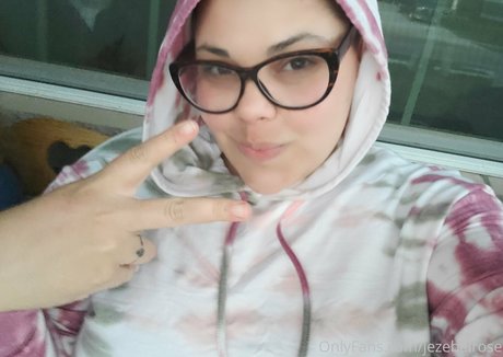 jezebelrose erotic model pic