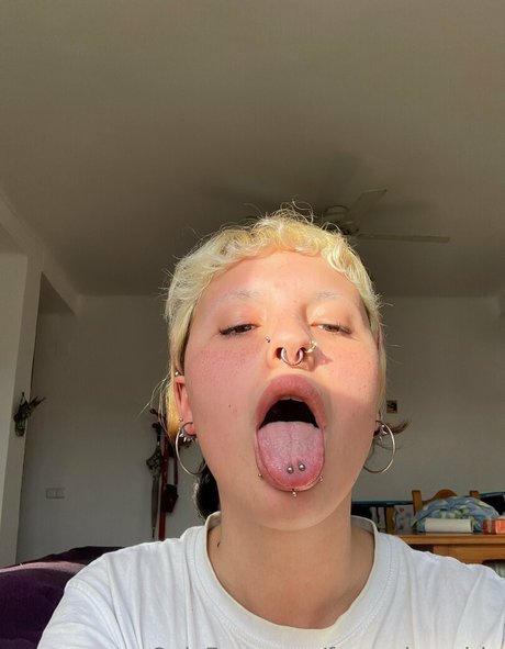 freeonlyandriu naked pornstar galleries