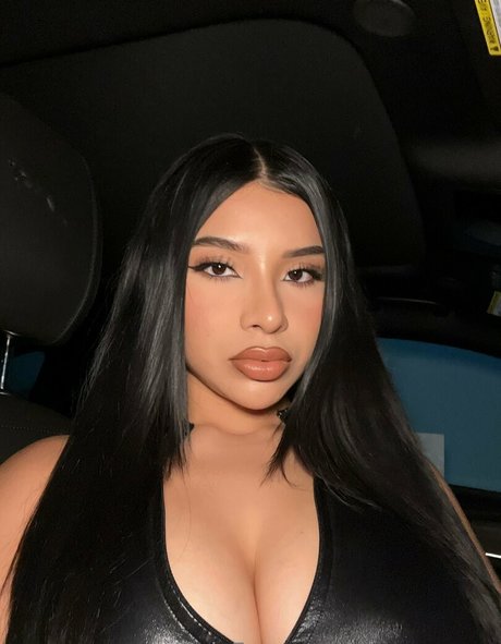 elsyguevara star erotic image