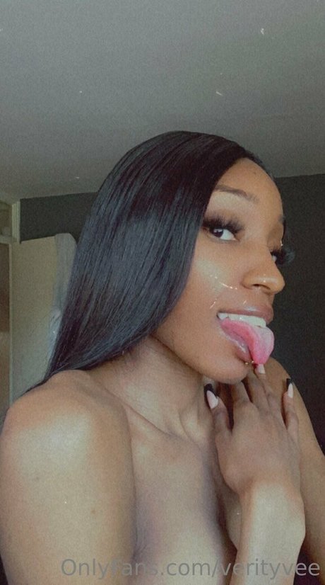 verityvee pornstar top image