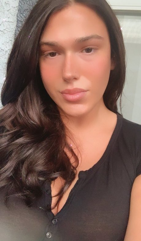 Aspen Brooks star nude photo