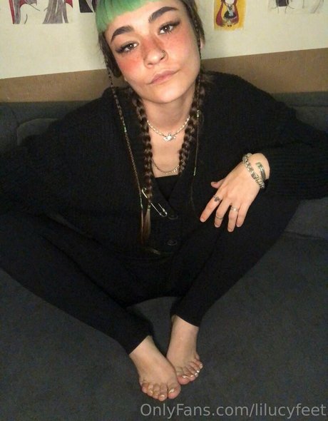 lilucyfeet erotic star photo