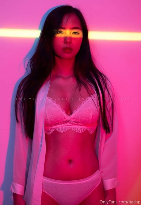 Nachpatcharawee Arjsalee perfect actress photos