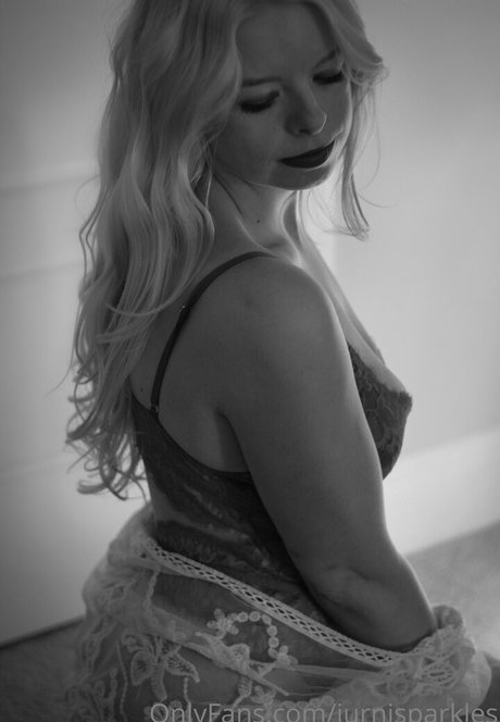 jurnisparkles naked actress pics