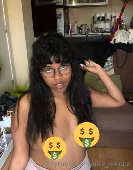 miss perona pretty model photo