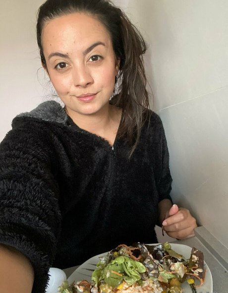 mialove1126 high quality actress pic