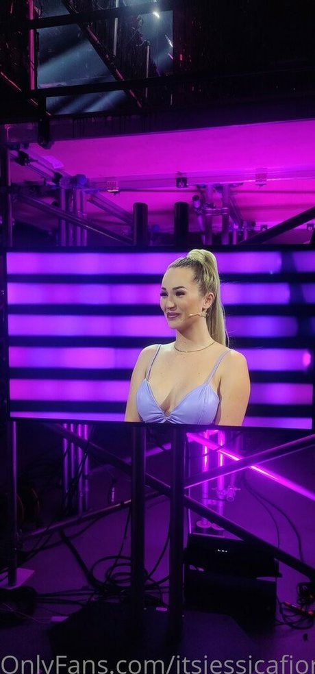 onlyjennesse model sexy archive