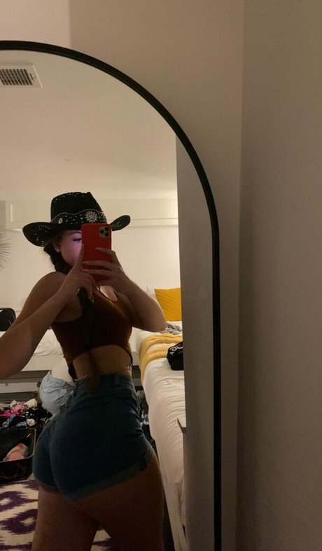 Taylor Hansen high quality actress photos