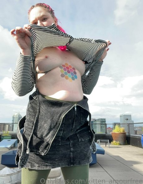 kitten amourfree model hot pictures