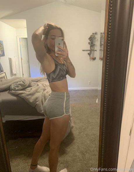 Avesfree star exclusive pictures