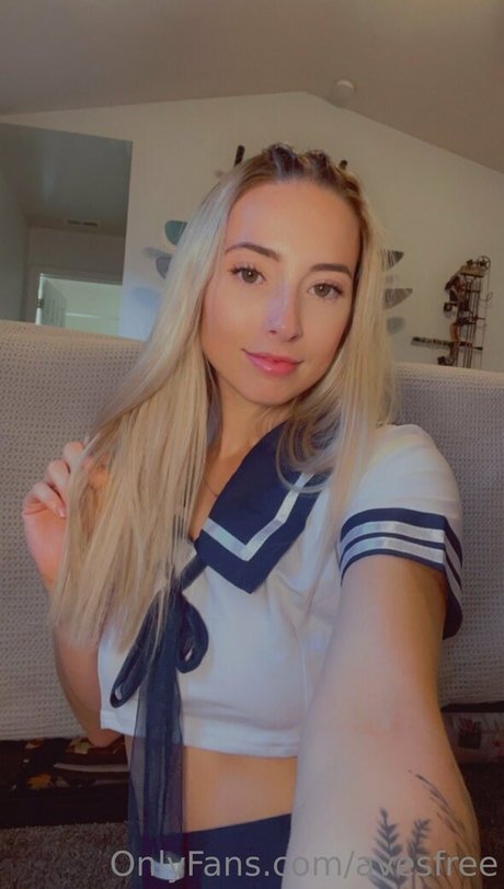 Avesfree model exclusive photo