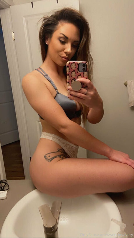 sweednsavery pornstar naked pic