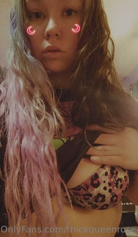 thickqueenrose420 star hot pics