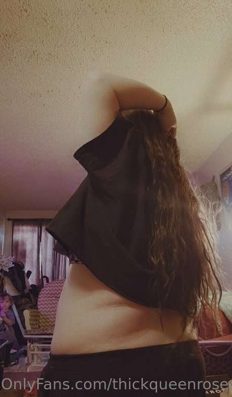 thickqueenrose420 art model picture