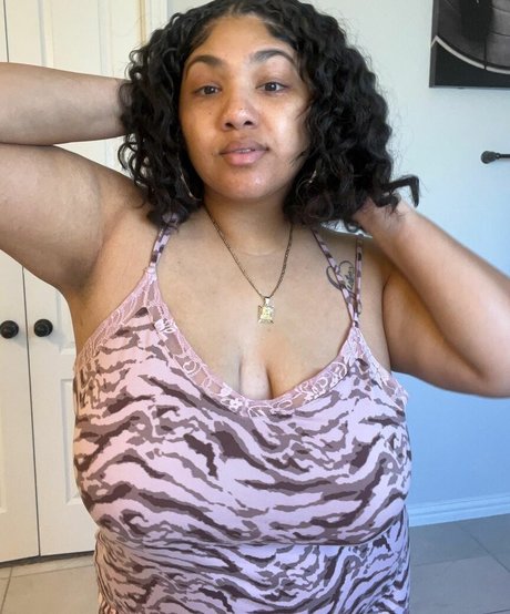 MizzMelons star sexy photos