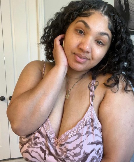 MizzMelons nudes model gallery