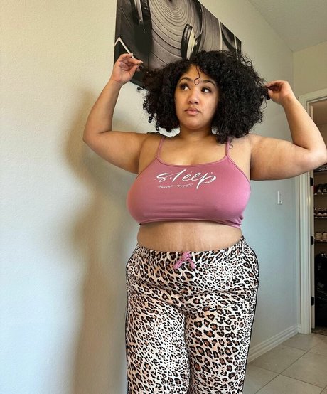 MizzMelons pornstar top photo