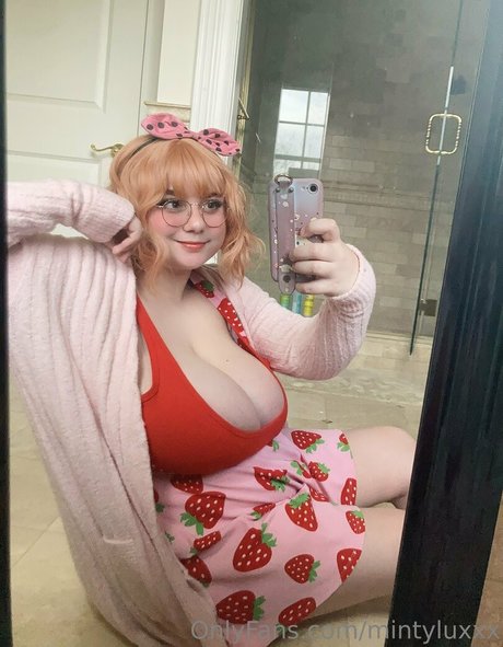 Mintyluxxx model adult pic