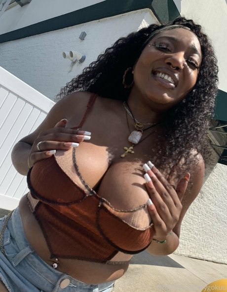 kawaiimamii adult model pics