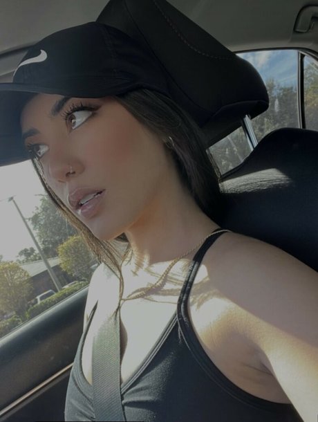 leatea model sex photo