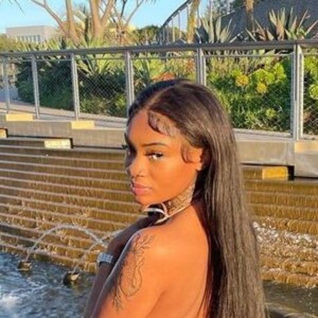 Sharondaduhdon hot pornstar img