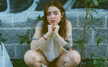 Caring Erin pornstar high quality img