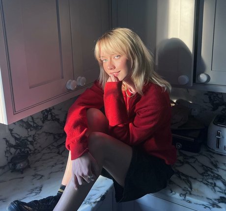 Lola Clark top star photos