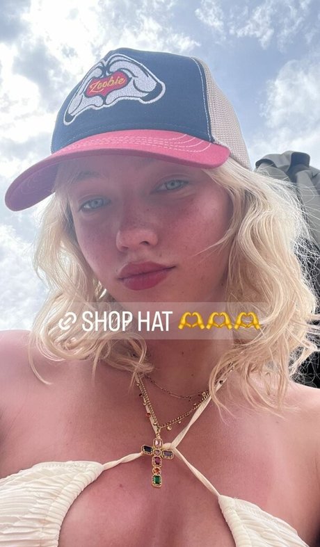 Lola Clark pornstar nudes photos