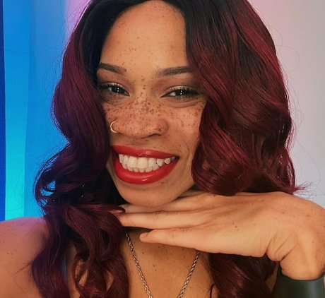 goddessrosiereed best model pic