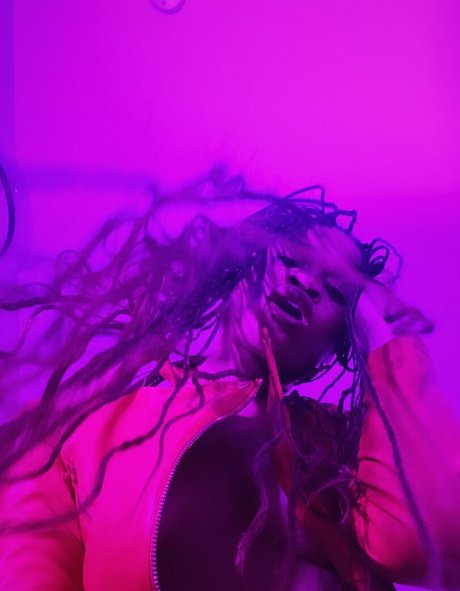 goddessrosiereed nudes model picture