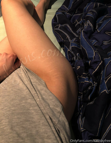 kalliskyfree sexy pornstar img