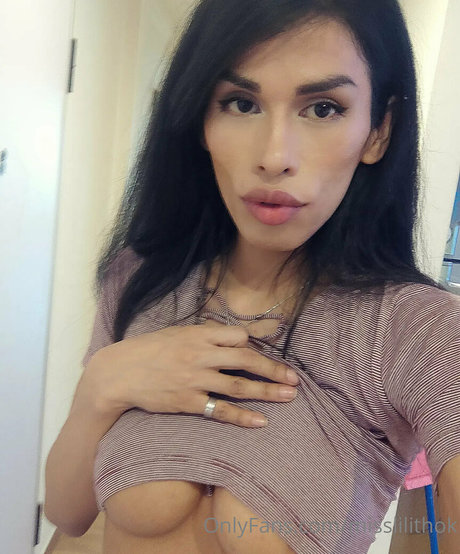 misslilithok hot star photo