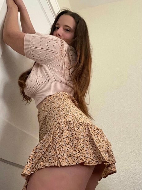 luckywithlola pornographic actress image