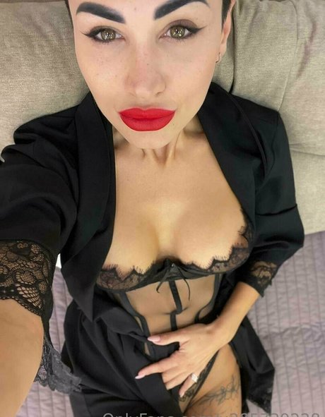 bad m0mmy porn model photo