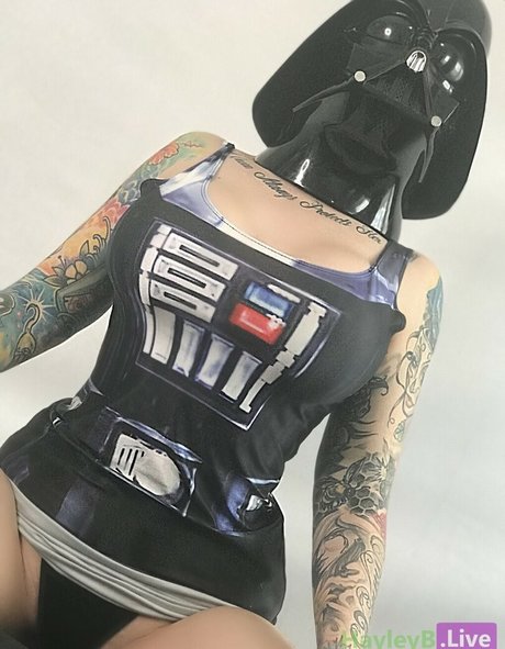 Hayley B nude model galleries