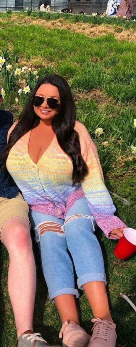 Jenn M naked model img