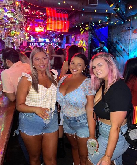 Jenn M porn model pic