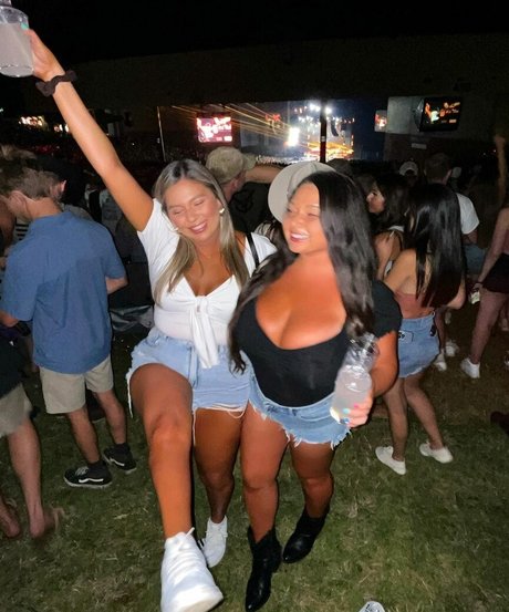 nude milf onlyfans pornographic photo