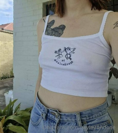 hayleyundone nude model pics