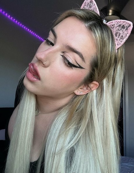 cloexrain naked model gallery