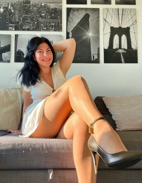 Swift Kiss star exclusive picture