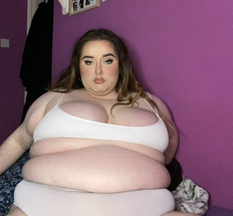 growing piggy1305 pornographic actress image