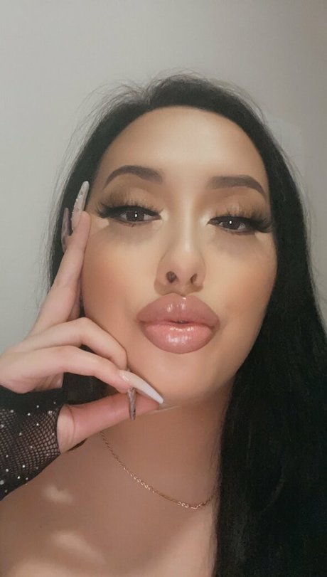 ccalii9403 beautiful model photo