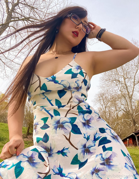 Bitesizedmeg star nude picture