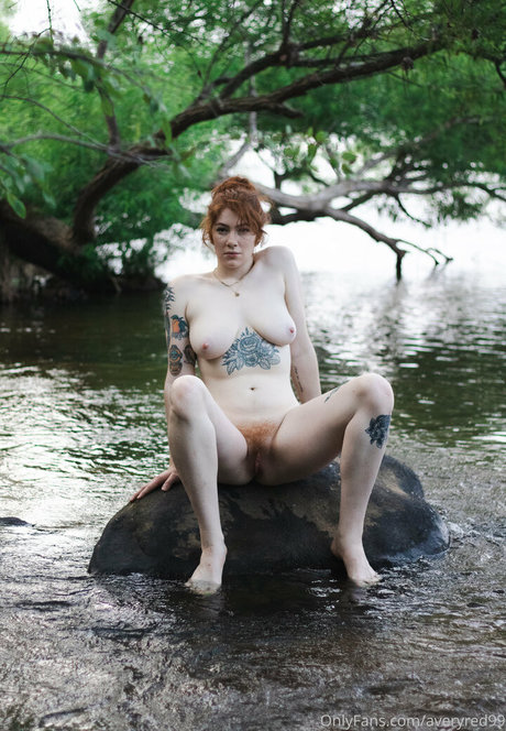 averyred99 xxx star photos