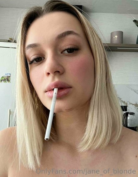 jane of blonde free model pic