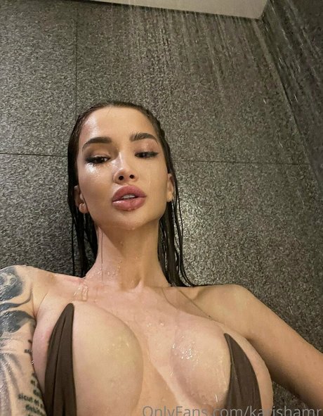 mykari free model sexy photo