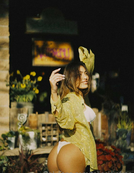 taliaskyefree high quality model picture